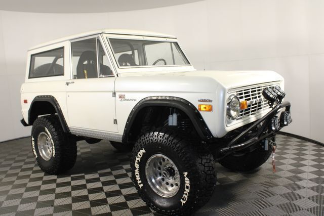 Ford Bronco  year1}