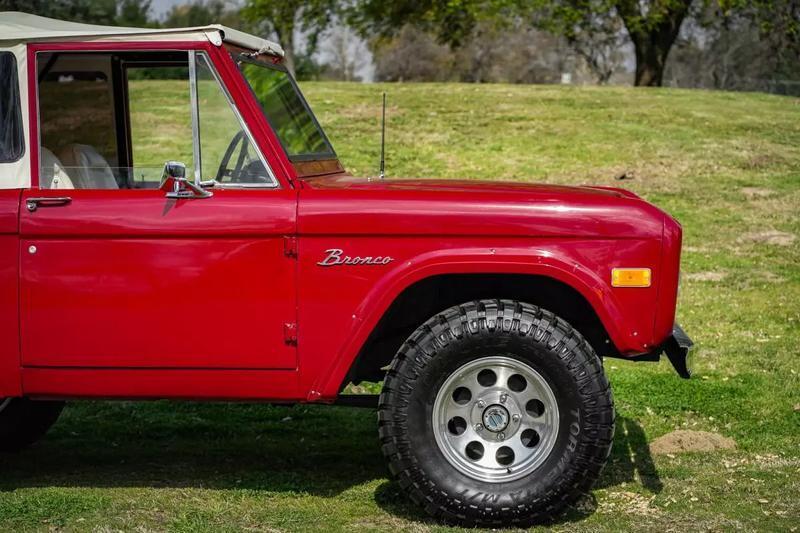 Ford-Bronco-1972-11