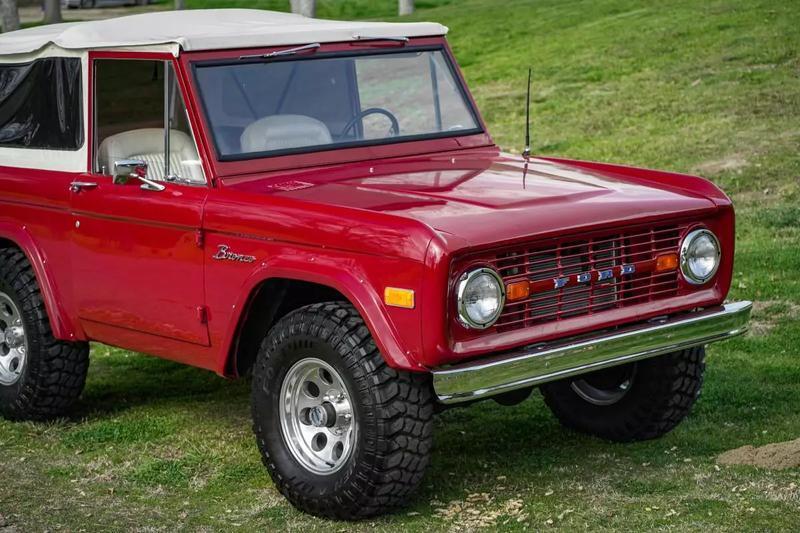 Ford-Bronco-1972-4