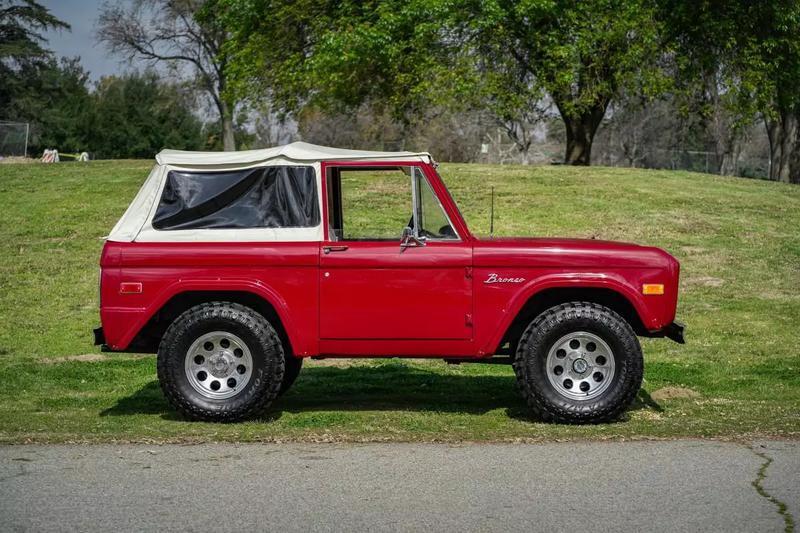 Ford-Bronco-1972-9