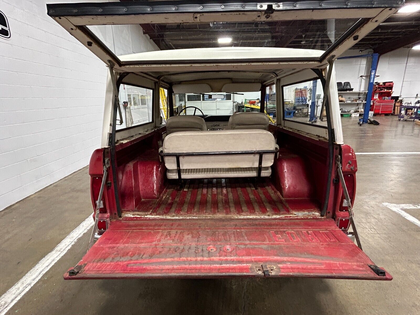 Ford-Bronco-1972-Red-White-49965-9