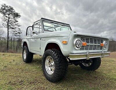 Ford Bronco  year1}