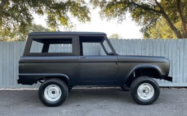 Ford Bronco  year1}