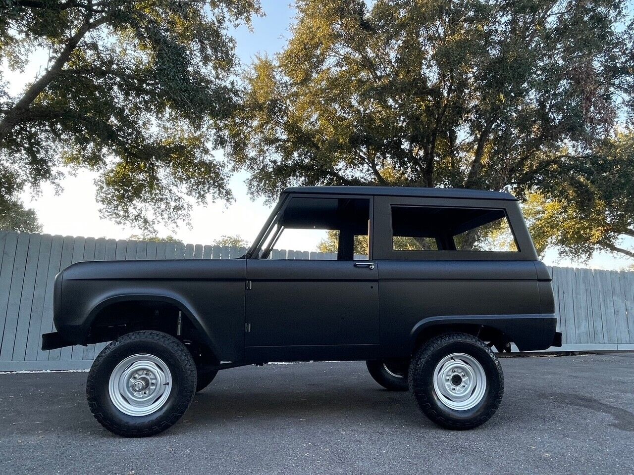 Ford-Bronco-1974-4