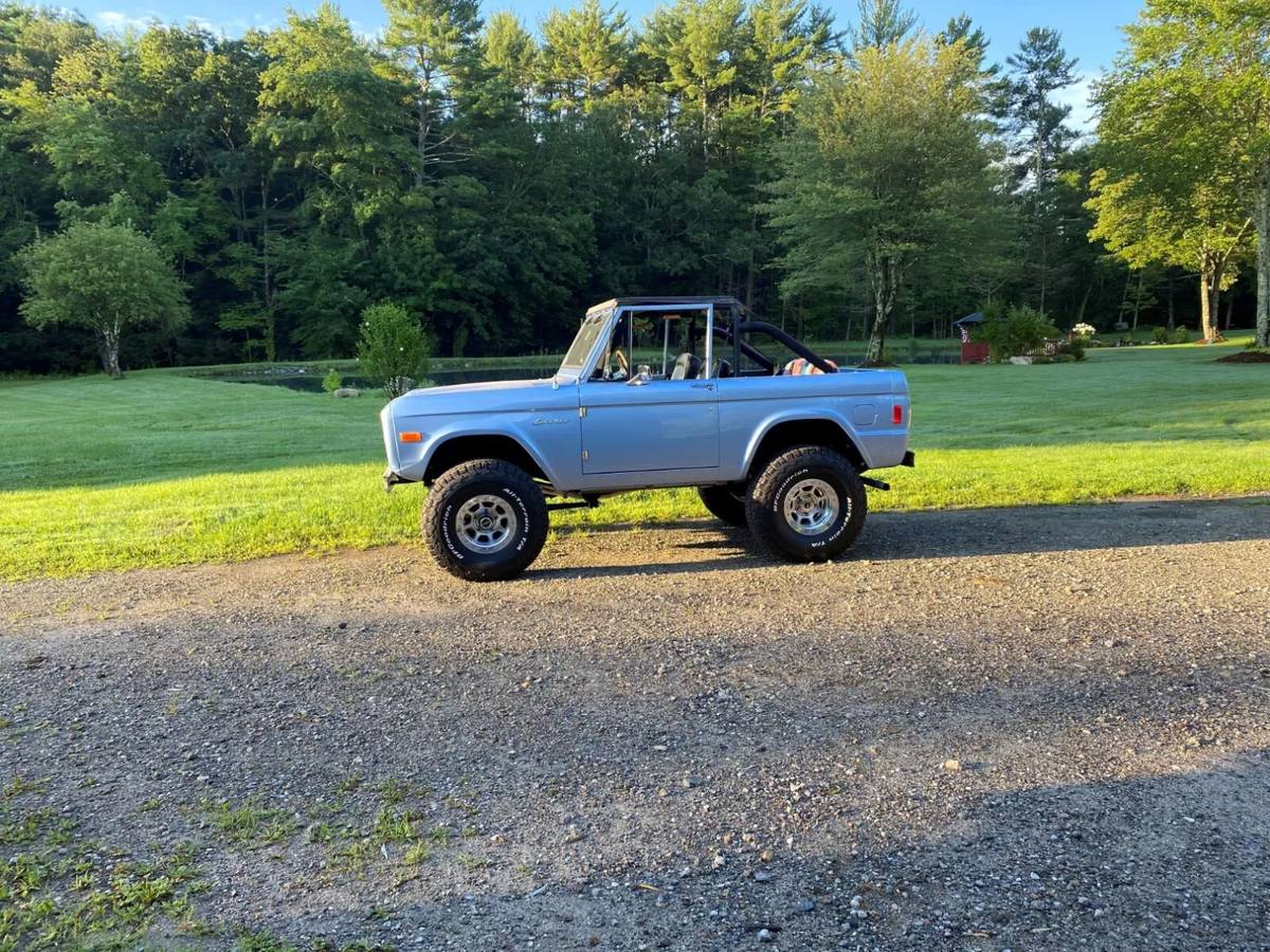 Ford-Bronco-1977-black-104607-5