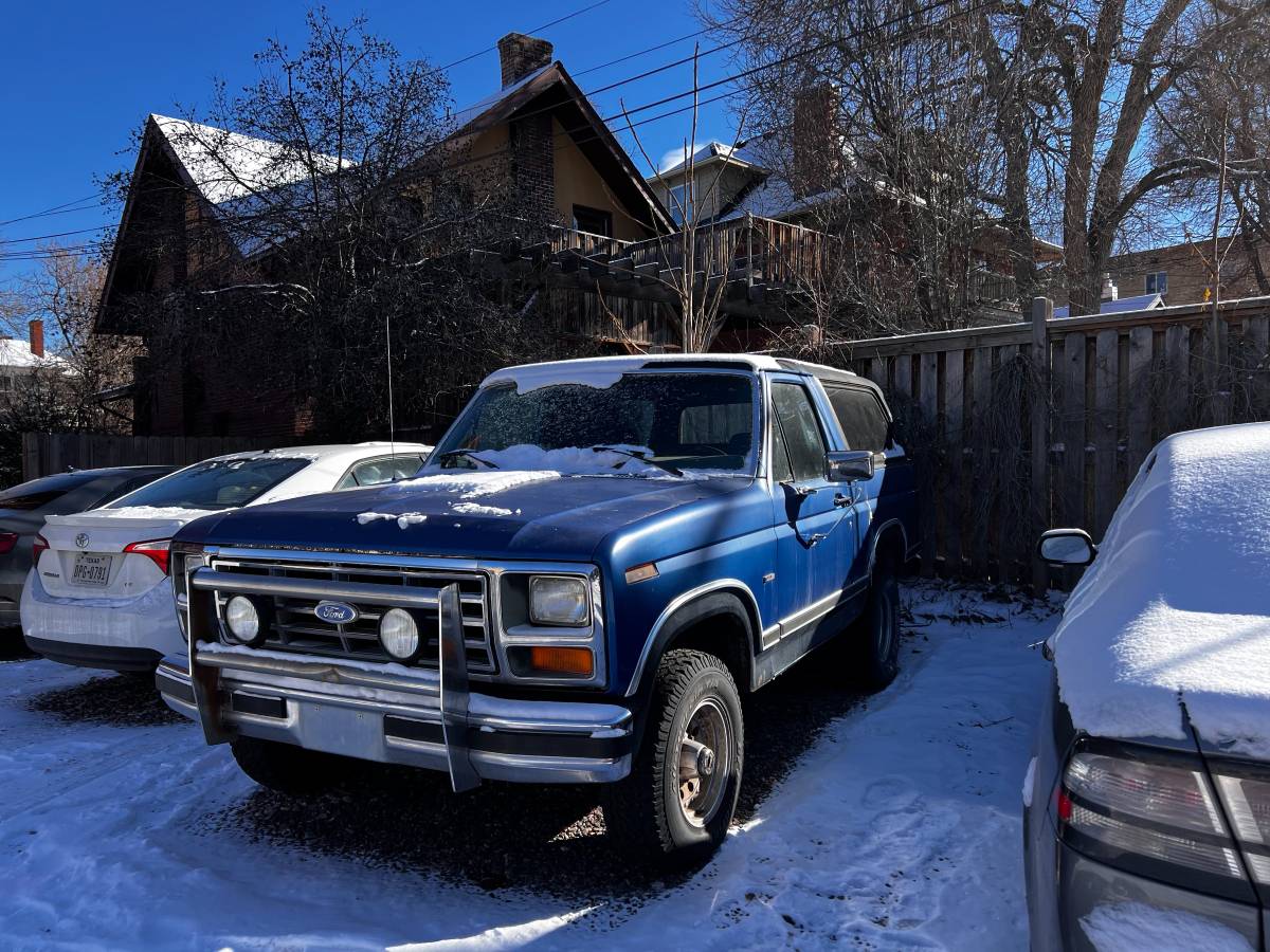 Ford-Bronco-1983-5