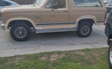 Ford-Bronco-1984-custom-28968