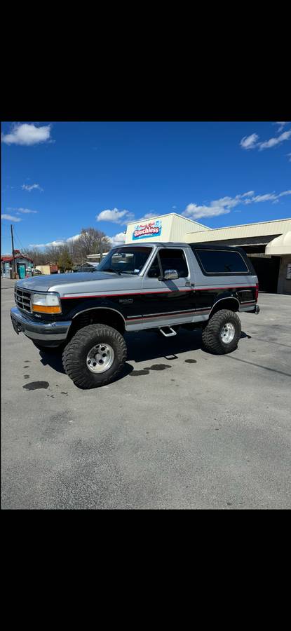 Ford-Bronco-1988-1