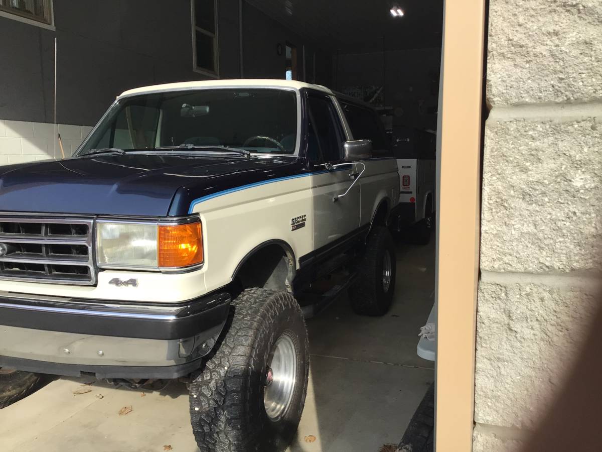 Ford-Bronco-1989-blue-93342-9