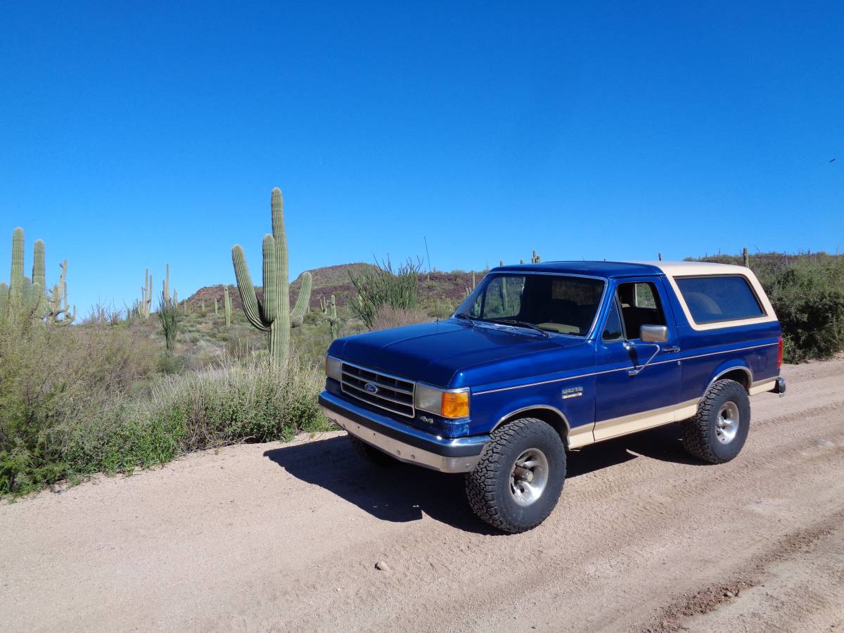 Ford-Bronco-1990-2