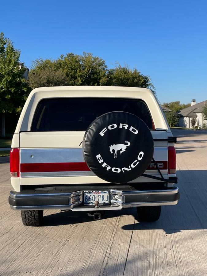 Ford-Bronco-1990-4