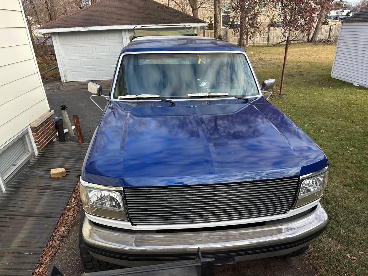 Ford-Bronco-1990-5