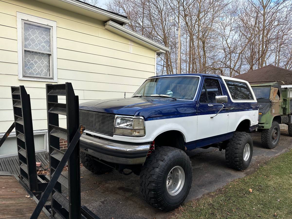 Ford-Bronco-1990-6