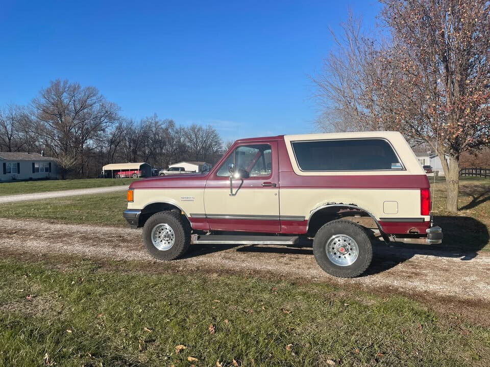 Ford-Bronco-1991-3