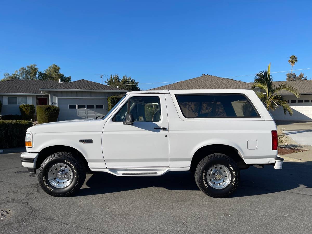 Ford-Bronco-1995-317040-2