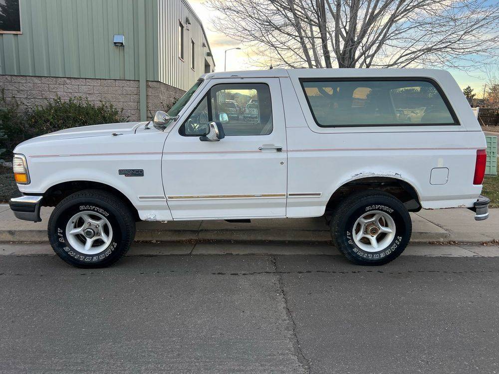 Ford-Bronco-1995-silver-279304-1