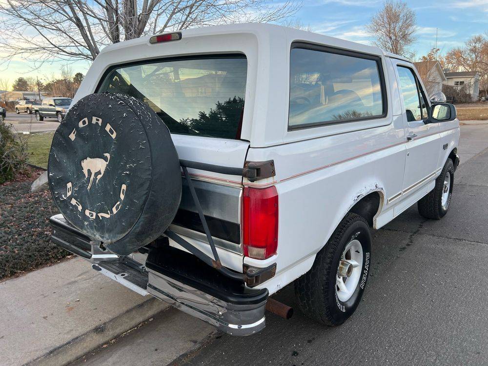 Ford-Bronco-1995-silver-279304-4