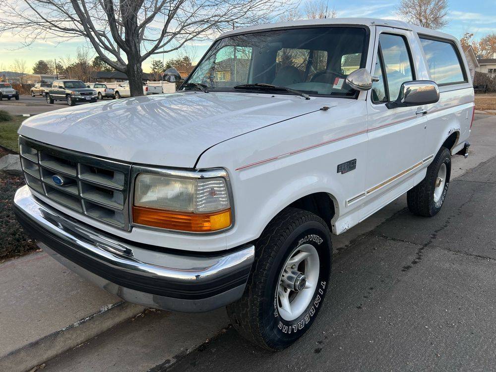 Ford-Bronco-1995-silver-279304