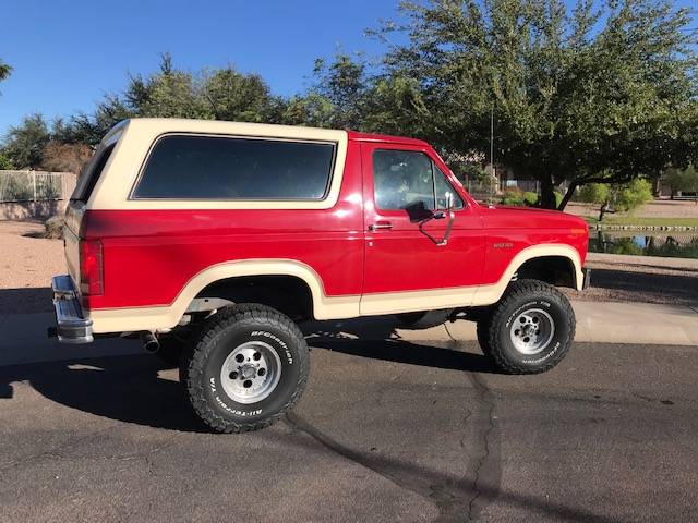 Ford-Bronco-4x4-1985-4