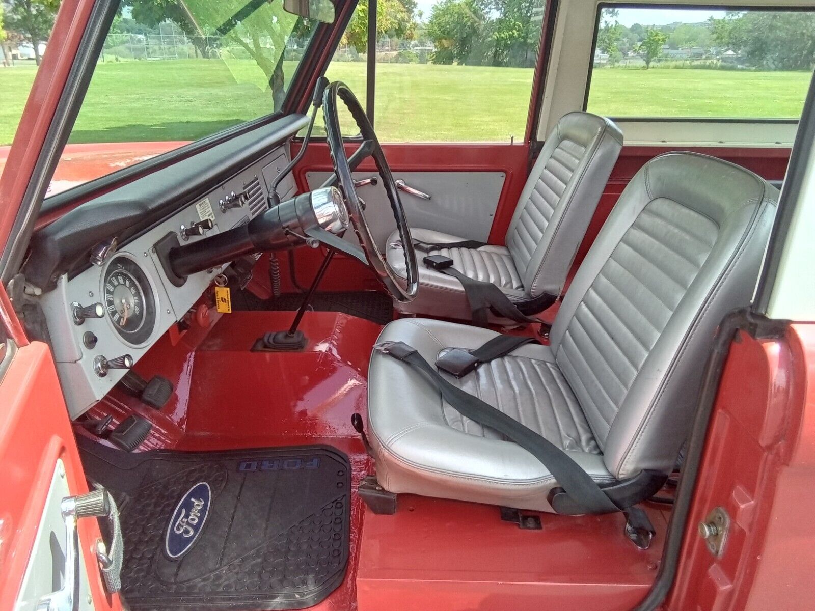 Ford-Bronco-Cabriolet-1966-Red-and-White-Red-and-silver-178975-4