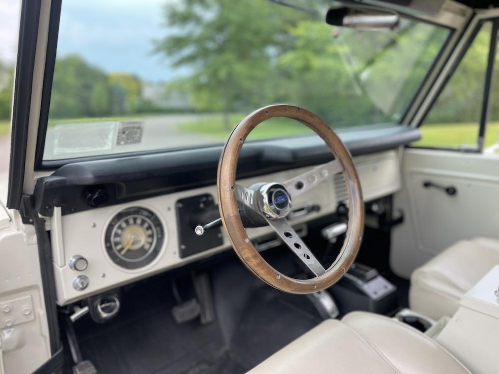 Ford-Bronco-Cabriolet-1970-Ivory-Tan-647-35