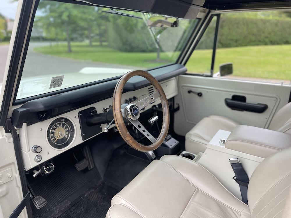 Ford-Bronco-Cabriolet-1970-Ivory-Tan-647-36