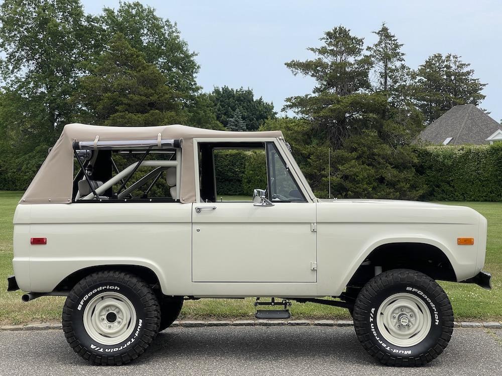 Ford-Bronco-Cabriolet-1970-Ivory-Tan-647-5