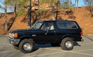 Ford-Bronco-Full-Size-Van-1988-Black-76832-4