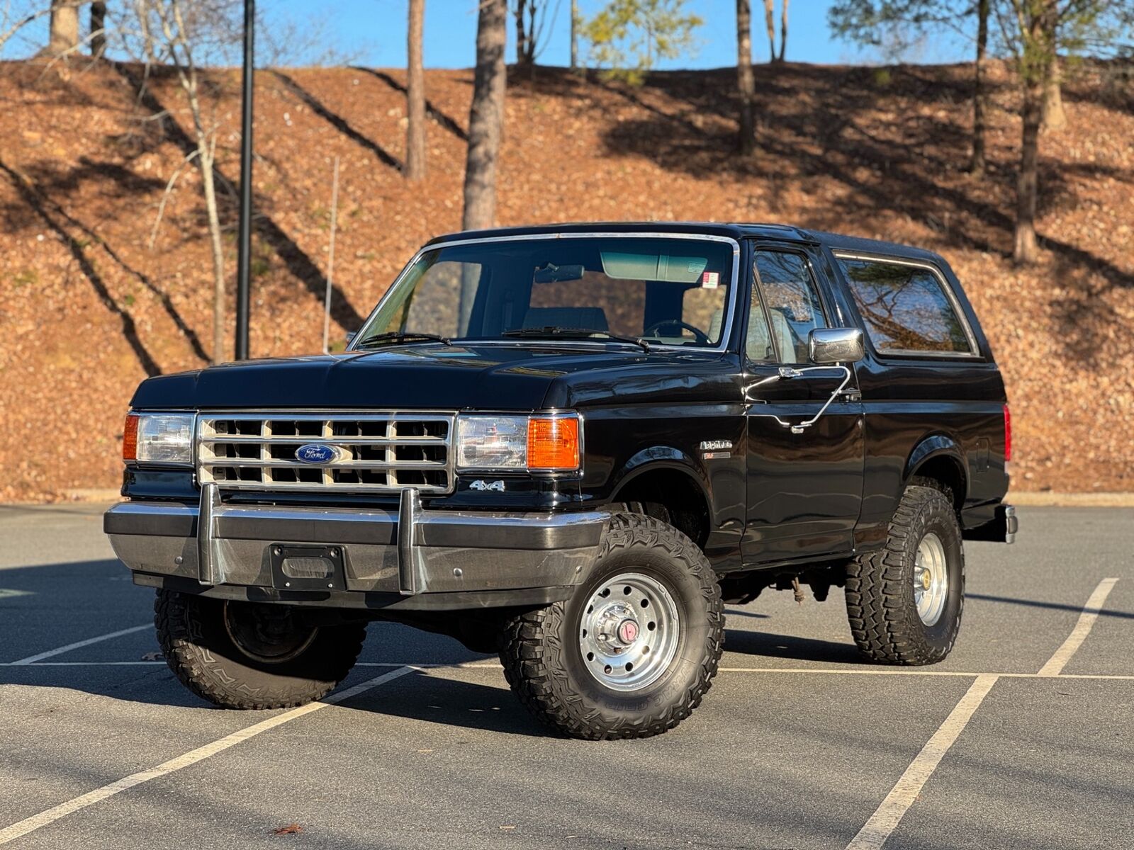 Ford Bronco Full Size Van 1988