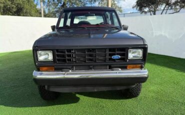 Ford-Bronco-II-2D-Utility-4WD-SUV-1988-Gray-Red-155690-1