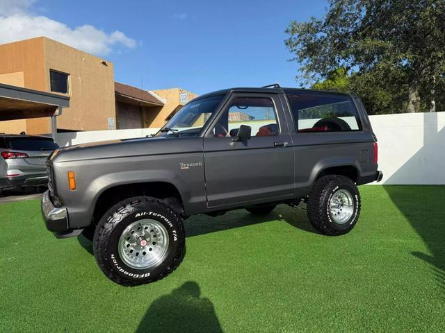 Ford-Bronco-II-2D-Utility-4WD-SUV-1988-Gray-Red-155690-3