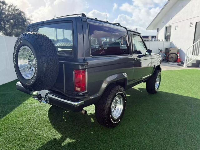 Ford-Bronco-II-2D-Utility-4WD-SUV-1988-Gray-Red-155690-6