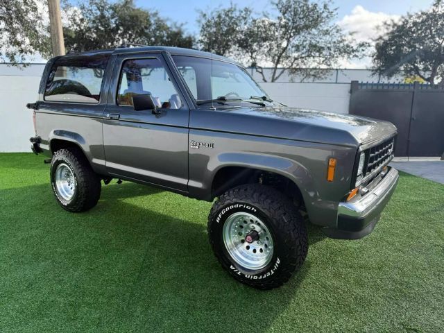 Ford-Bronco-II-2D-Utility-4WD-SUV-1988-Gray-Red-155690-8