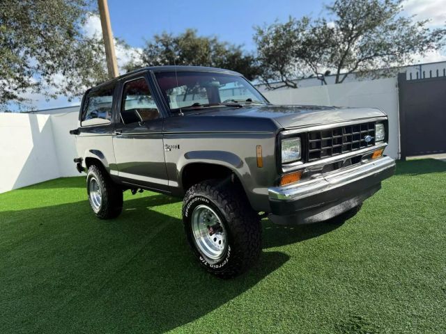 Ford Bronco II 2D Utility 4WD SUV 1988