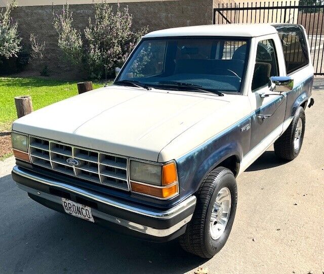 Ford-Bronco-II-SUV-1990-17