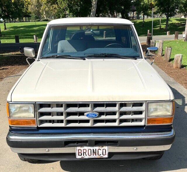 Ford-Bronco-II-SUV-1990-4