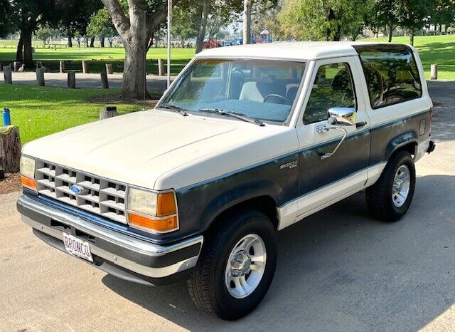 Ford-Bronco-II-SUV-1990-6