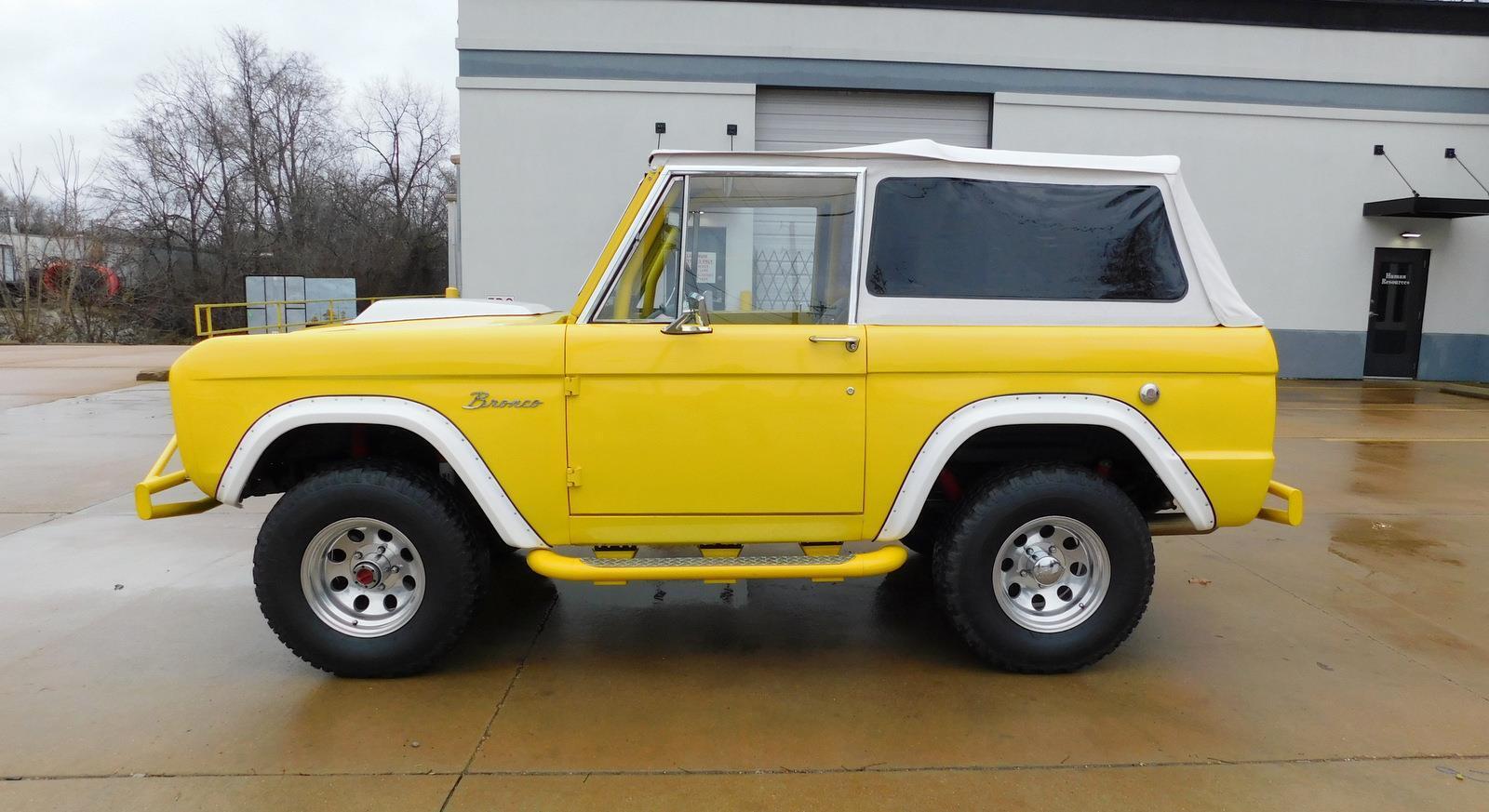 Ford-Bronco-SUV-1968-Yellow-Gray-100452-1