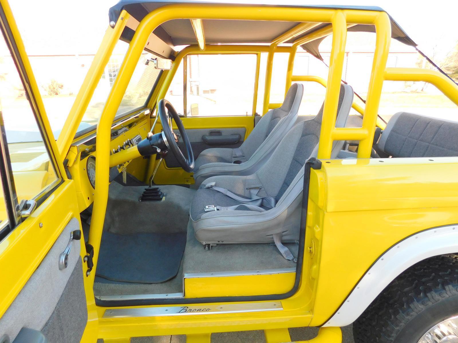 Ford-Bronco-SUV-1968-Yellow-Gray-100452-10