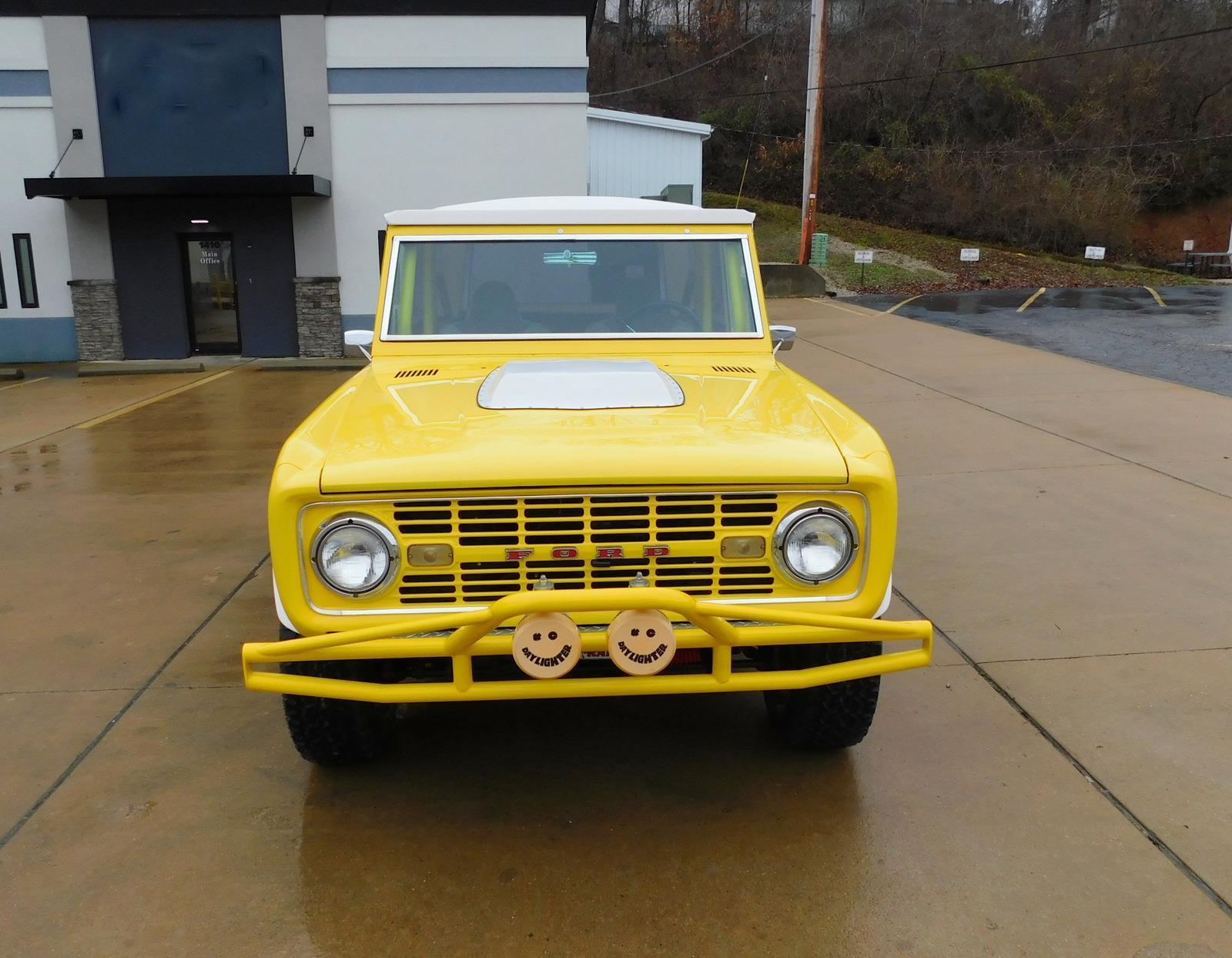 Ford-Bronco-SUV-1968-Yellow-Gray-100452-12