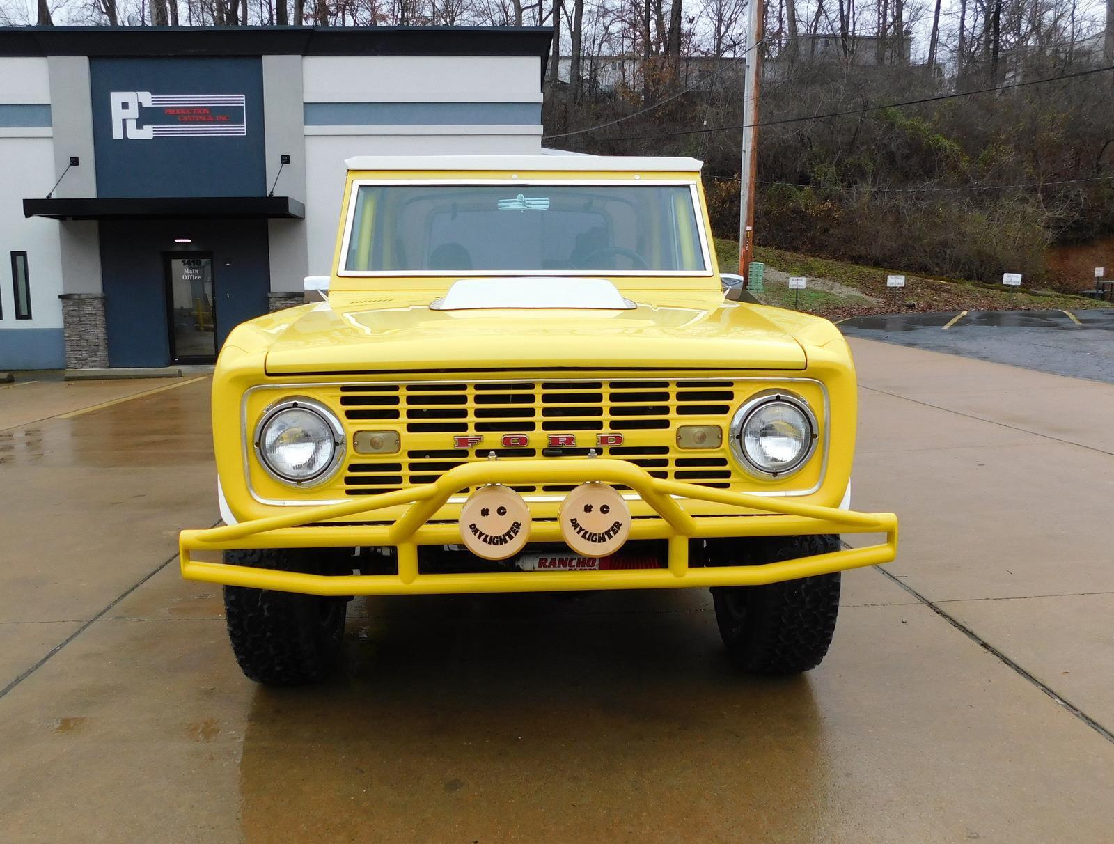 Ford-Bronco-SUV-1968-Yellow-Gray-100452-13