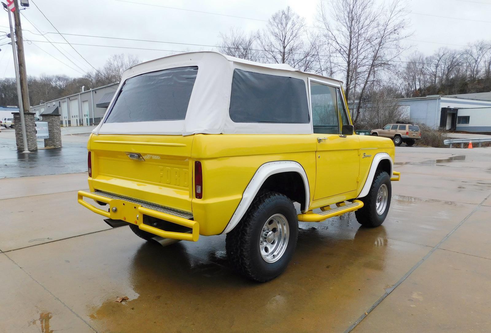 Ford-Bronco-SUV-1968-Yellow-Gray-100452-18