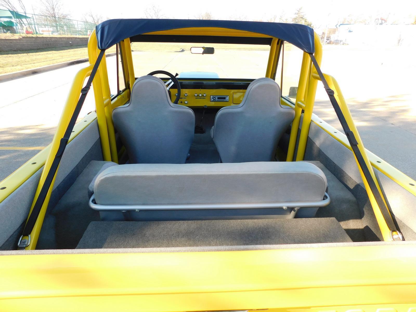 Ford-Bronco-SUV-1968-Yellow-Gray-100452-23