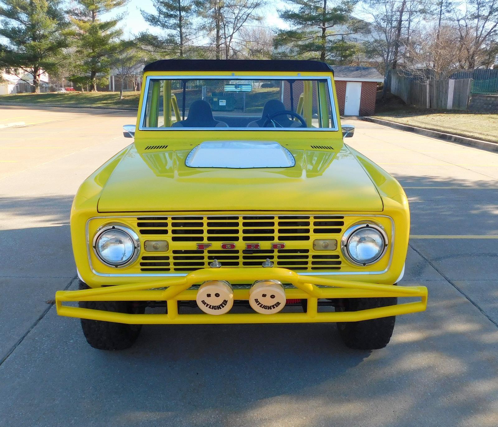 Ford-Bronco-SUV-1968-Yellow-Gray-100452-25