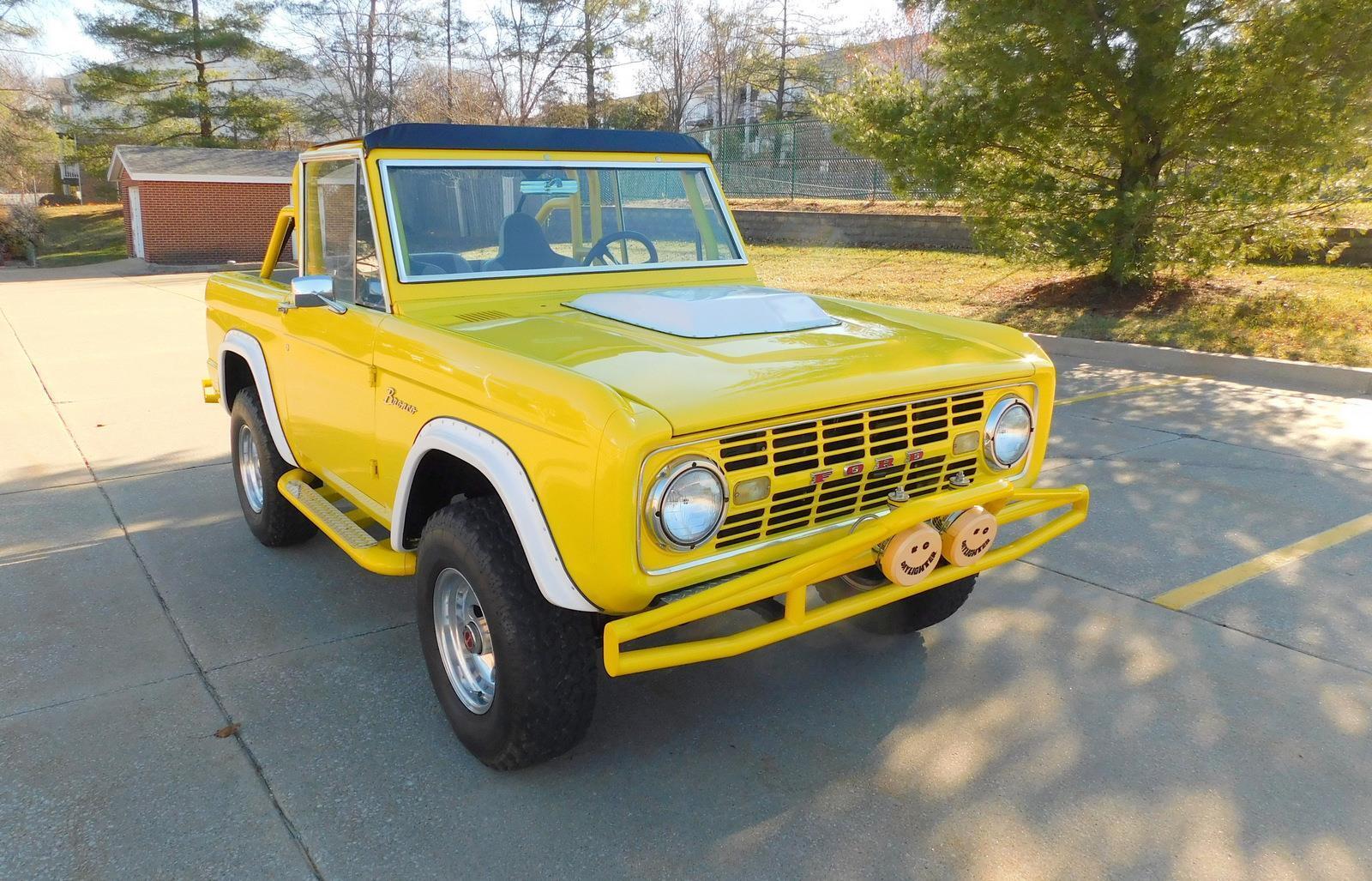 Ford-Bronco-SUV-1968-Yellow-Gray-100452-27