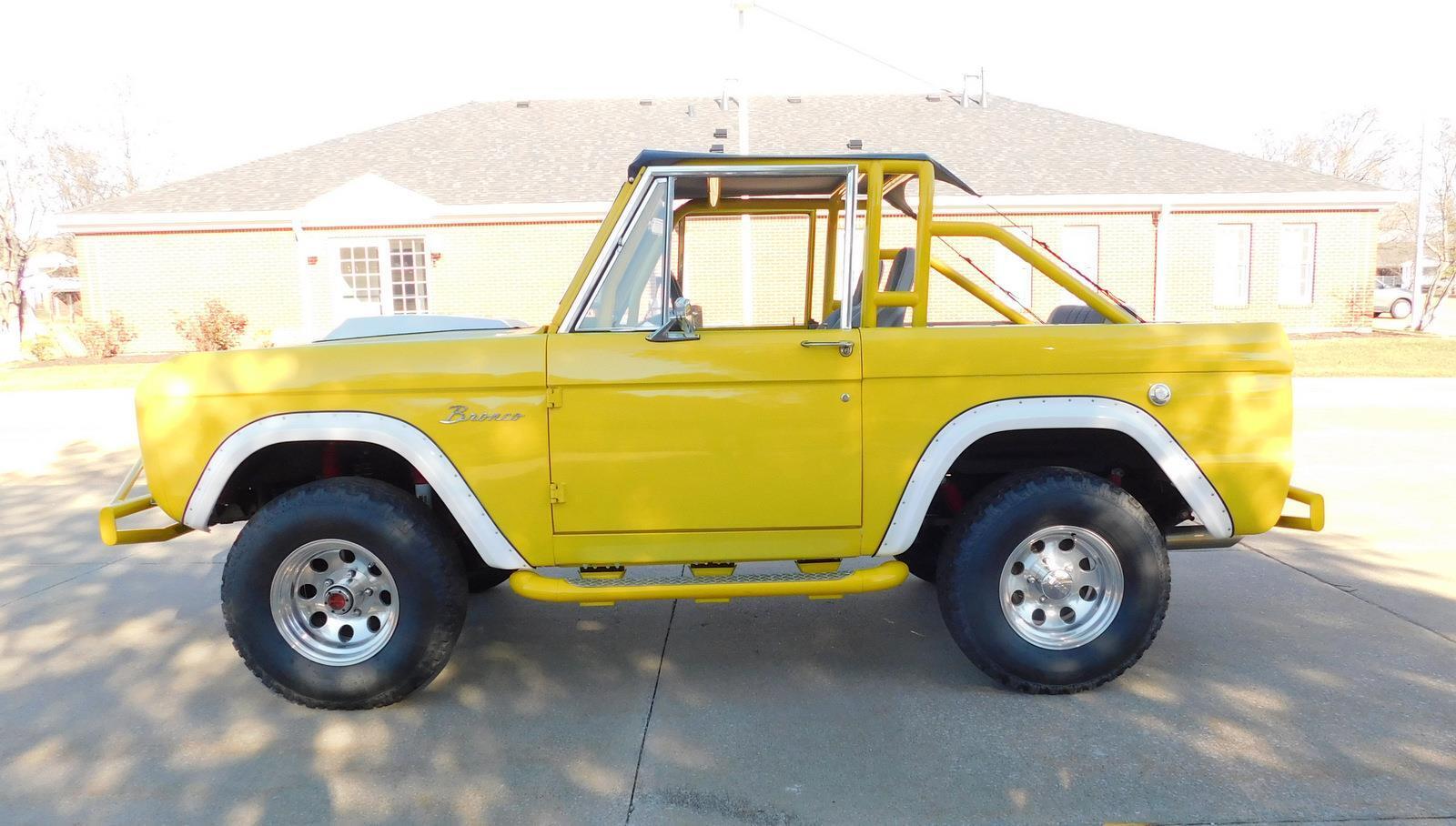 Ford-Bronco-SUV-1968-Yellow-Gray-100452-35