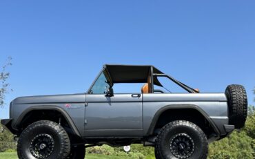 Ford-Bronco-SUV-1971-Gray-Tan-19-1