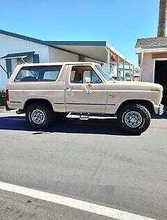 Ford-Bronco-SUV-1985-Tan-Tan-161721-1