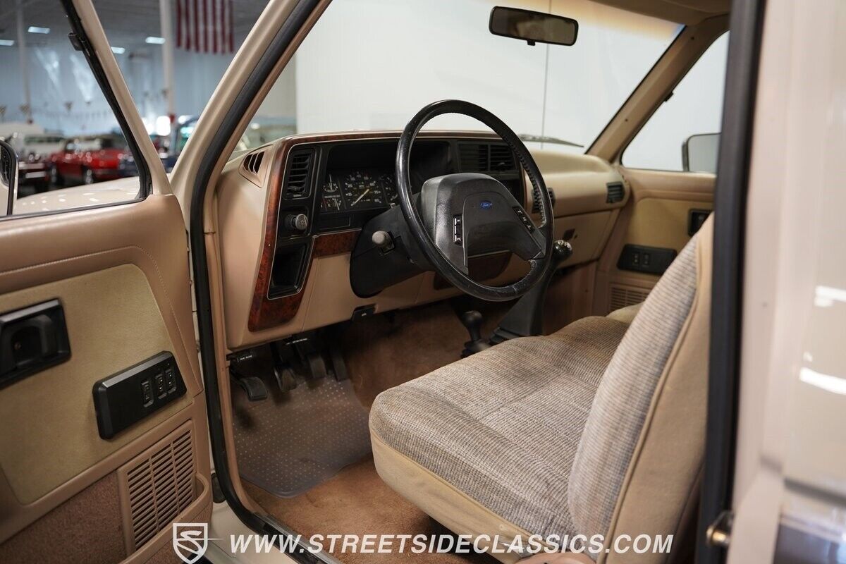 Ford-Bronco-SUV-1989-Light-Sandalwood-Beige-73755-4