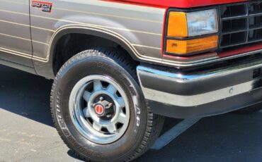 Ford-Bronco-SUV-1989-Red-Gray-168696-12